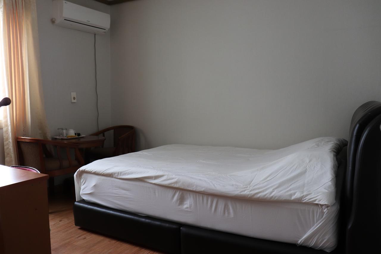 Orasung Motel Jeju Exterior foto